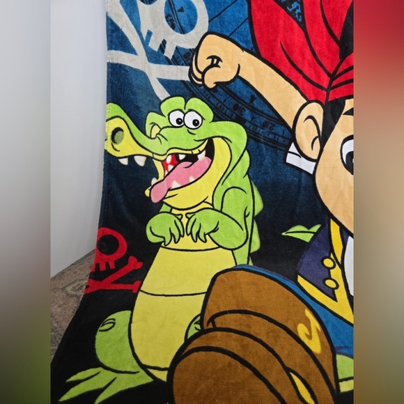 Disney Store Jake and the Neverland Pirates Parrot Beach Towel Pool Bath - Picture 3 of 3